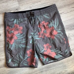 Honolua Hawaii Men’s Board Shorts Size 33 No Liner